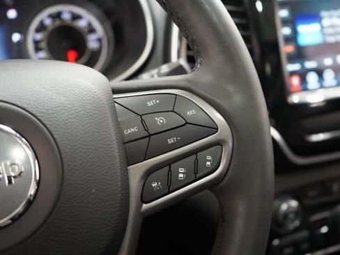 Used 2022 Jeep Cherokee Limited image 23