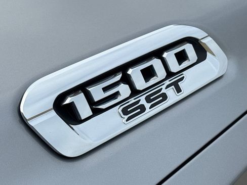 Used 2025 RAM 1500 Laramie image 6