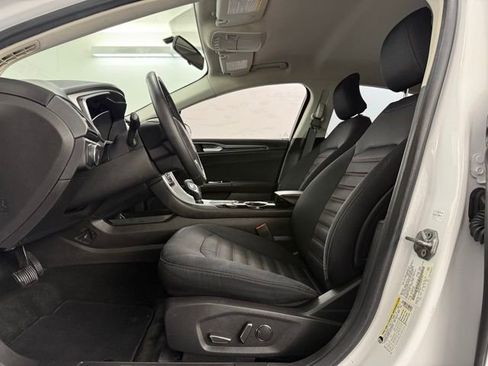 Used 2016 Ford Fusion SE image 24
