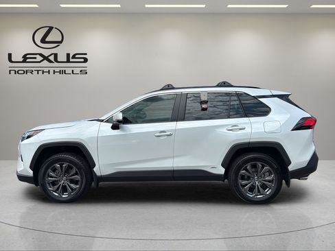 Used 2024 Toyota RAV4 XLE Premium w/ Weather Package AWD/4WD image 9