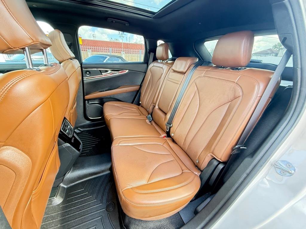 Used 2022 Lincoln Nautilus Reserve w/ Equipment Group 201A AWD/4WD image 15
