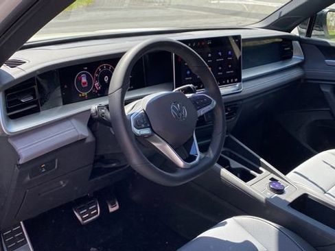 New 2026 Volkswagen Tiguan SE R-Line AWD/4WD image 11