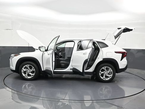 Used 2024 Chevrolet Trax LS w/ LS Convenience Package FWD image 33