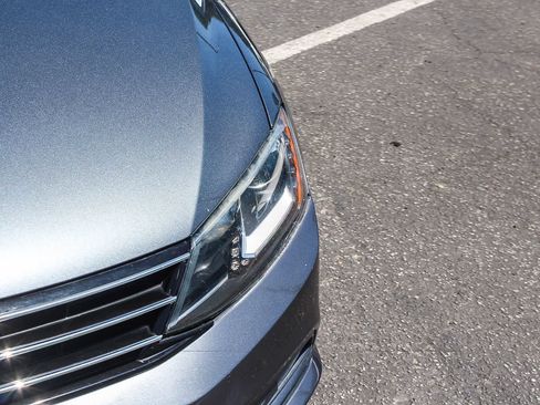 Used 2016 Volkswagen Jetta Sport w/ Lighting Package FWD image 13
