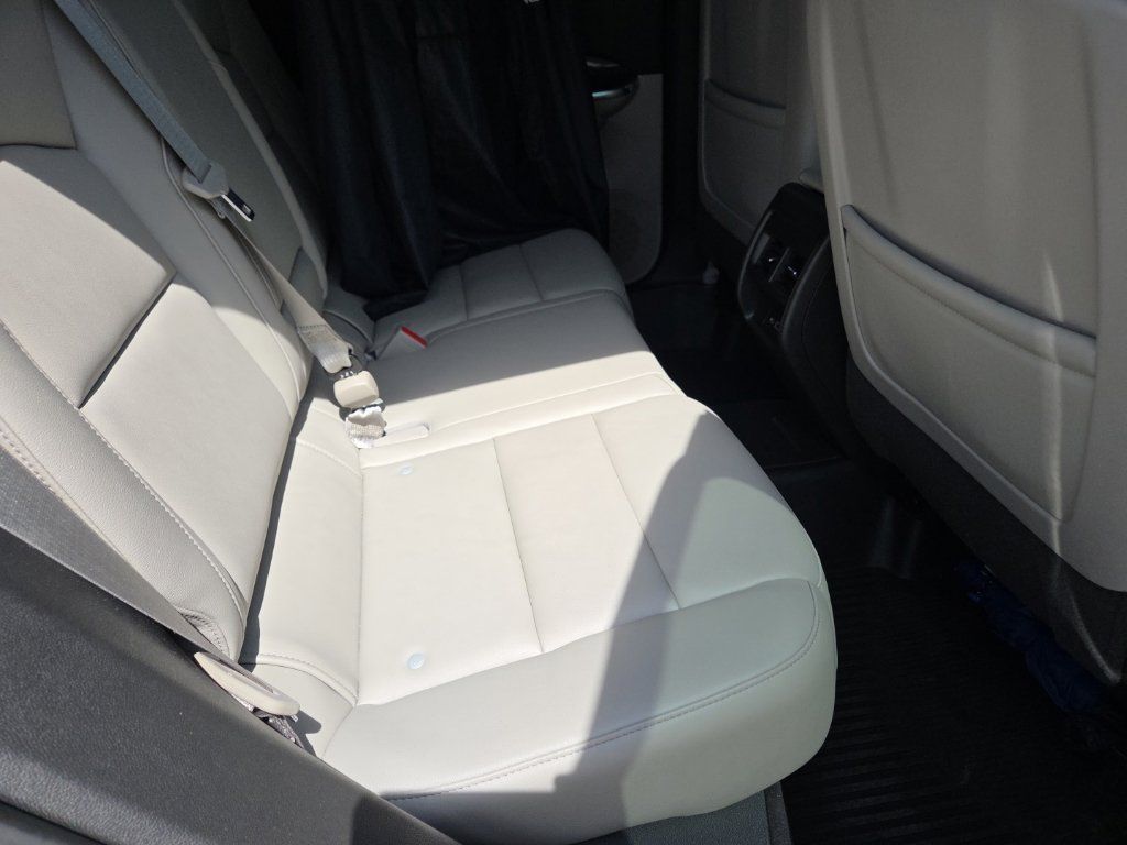 Used 2023 Cadillac XT4 Luxury FWD image 11