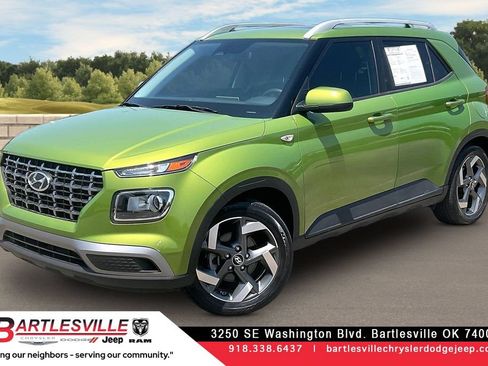Used 2023 Hyundai Venue SEL FWD image 1