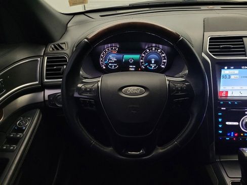 Used 2017 Ford Explorer Platinum AWD/4WD image 22