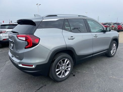 Used 2023 GMC Terrain SLT AWD/4WD image 4