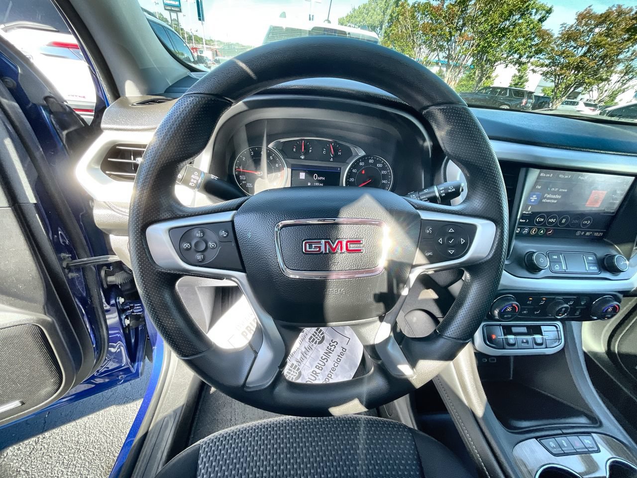 Used 2023 GMC Acadia SLE w/ Driver Convenience Package AWD/4WD image 11