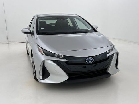 Used 2021 Toyota Prius Prime XLE image 7