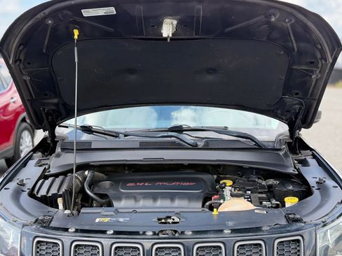 Used 2018 Jeep Compass Trailhawk w/ Leather Interior Group AWD/4WD image 30