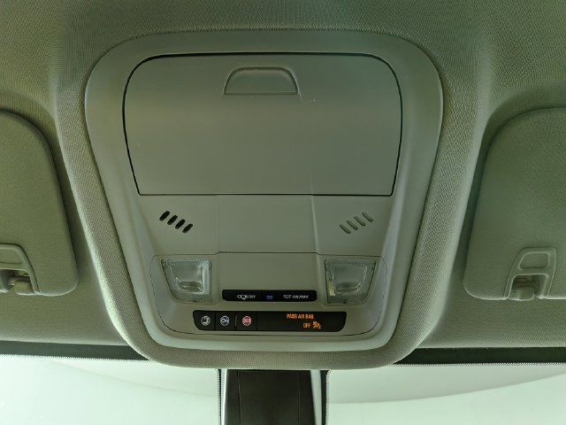 Used 2022 GMC Acadia SLE w/ Driver Convenience Package FWD image 22