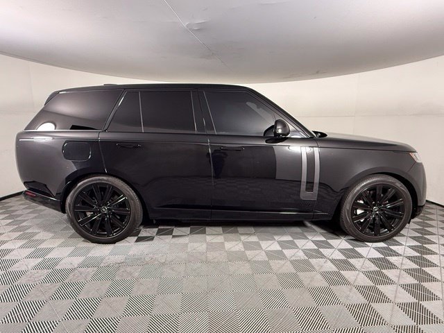 Used 2025 Land Rover Range Rover SE AWD/4WD image 8