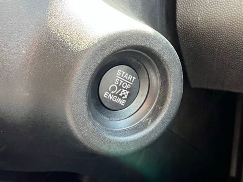 Used 2025 RAM ProMaster 2500 w/ Convenience Group image 18