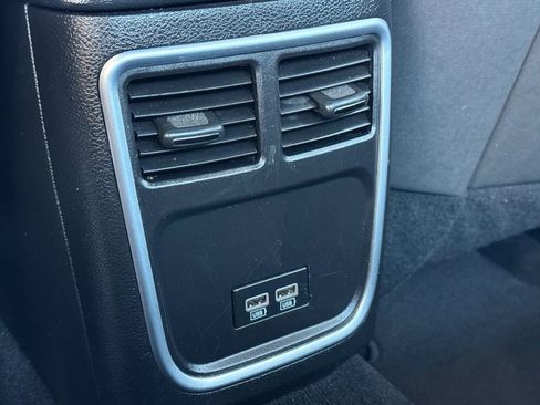 Used 2022 Dodge Charger SXT RWD image 13