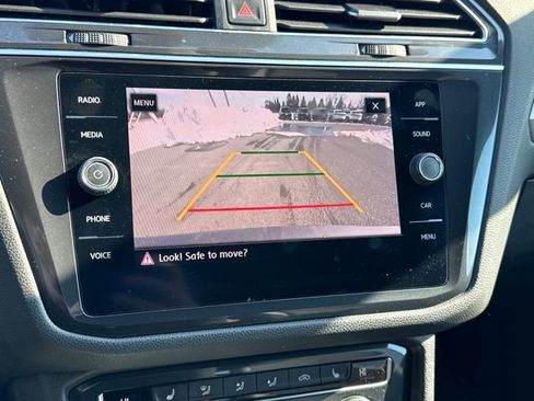 Used 2020 Volkswagen Tiguan SE R-Line image 21