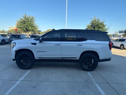 Used 2023 GMC Yukon Denali Ultimate AWD/4WD image 3