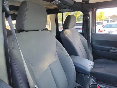 Used 2017 Jeep Wrangler Unlimited Sport w/ Quick Order Package 24S AWD/4WD image 12