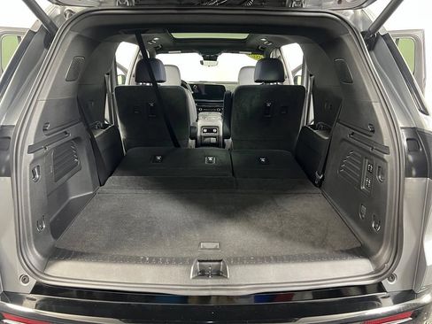 Certified 2024 Chevrolet Traverse RS w/ LPO, Floor Liner Package AWD/4WD image 15