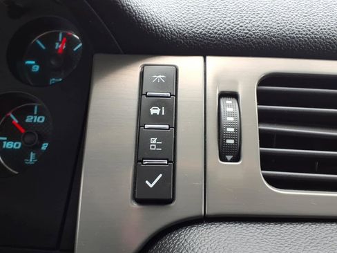 Used 2010 Chevrolet Avalanche LT w/ Luxury Package image 20