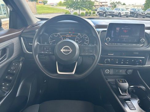 Used 2023 Nissan Rogue S FWD image 8