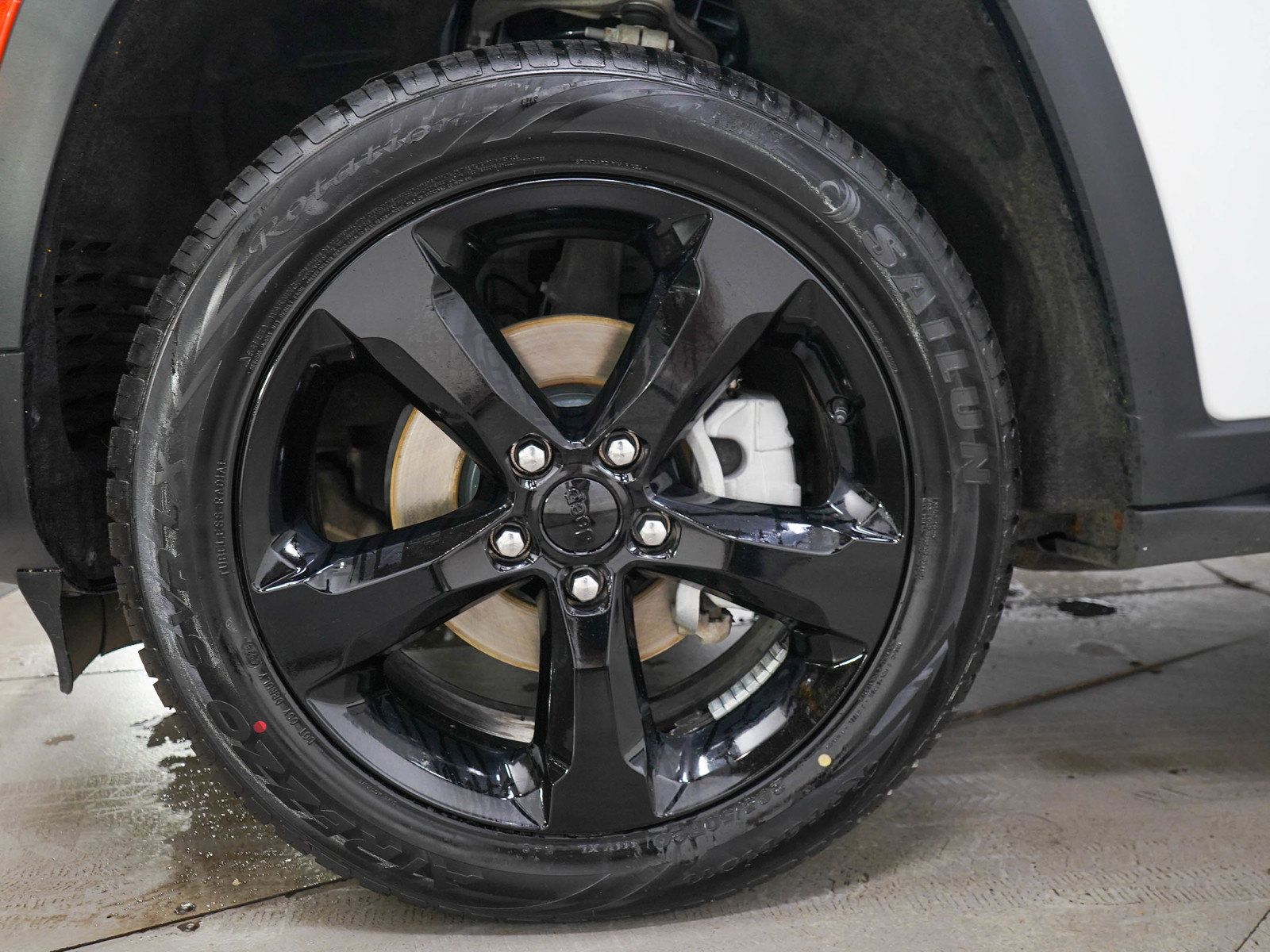 Used 2024 Jeep Grand Cherokee Limited w/ Luxury Tech Group II AWD/4WD image 32