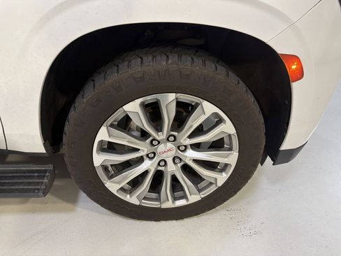 Used 2022 GMC Yukon Denali AWD/4WD image 15