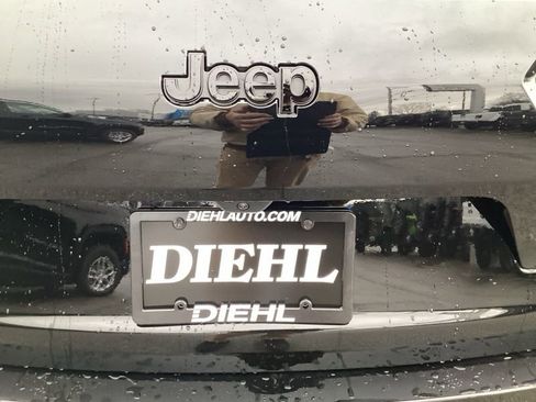 New 2025 Jeep Grand Cherokee L Altitude AWD/4WD image 11