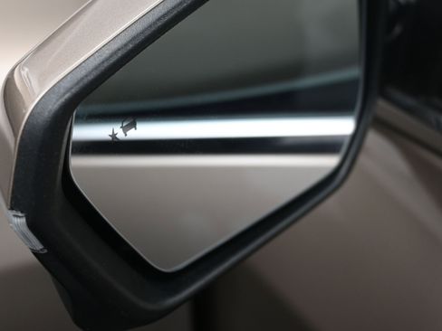 Used 2018 Chevrolet Equinox LT w/ Sun & Infotainment Package AWD/4WD image 18