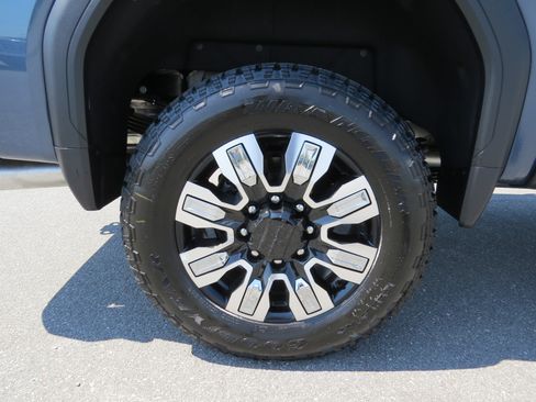 New 2025 GMC Sierra 2500 Denali w/ Denali Reserve Package image 13