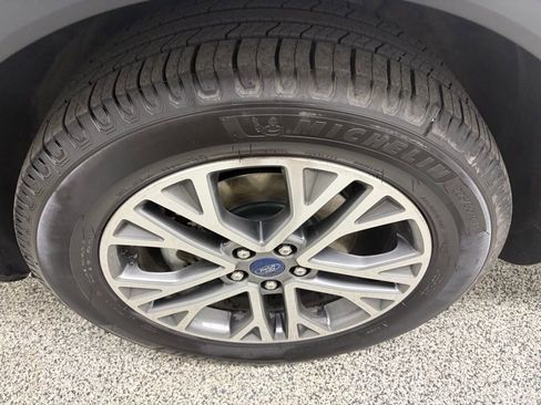 Used 2021 Ford Escape SEL image 9