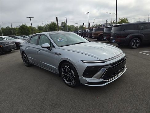 Used 2024 Hyundai Sonata SEL w/ Convenience Package image 4
