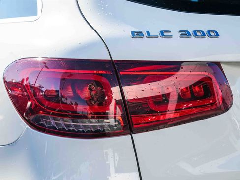 Used 2022 Mercedes-Benz GLC 300 image 7