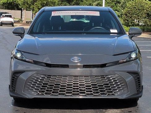 Certified 2025 Toyota Camry SE FWD image 4