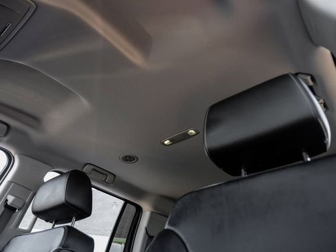 Used 2016 Chevrolet Suburban LT image 30