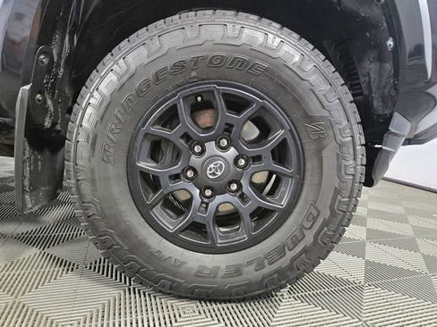 Used 2021 Toyota Tacoma SR5 image 12