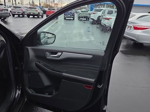 Used 2025 Ford Escape Platinum AWD/4WD image 17