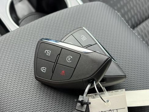 New 2027 Chevrolet Equinox LT w/ Safety and Technology Package FWD image 24