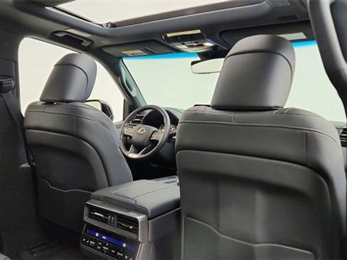Used 2024 Lexus LX 600 4WD w/ Luxury Package image 26