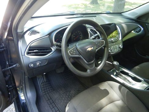 Used 2020 Chevrolet Malibu LT FWD image 14