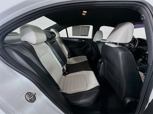 Used 2016 Volkswagen Jetta Sport image 26