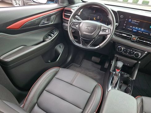 Used 2025 Chevrolet TrailBlazer RS w/ Convenience Package AWD/4WD image 15