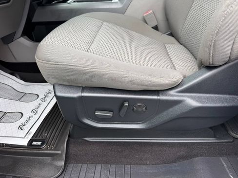 Used 2019 Ford F150 XLT w/ Equipment Group 302A Luxury AWD/4WD image 12
