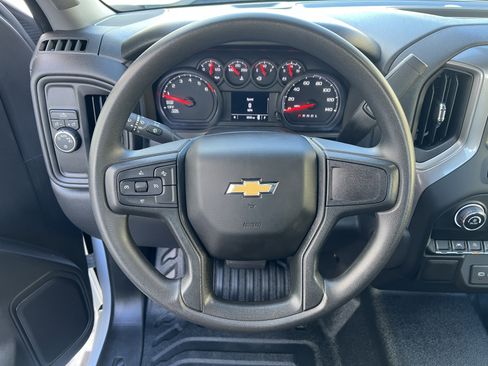 Used 2025 Chevrolet Silverado 1500 W/T image 17