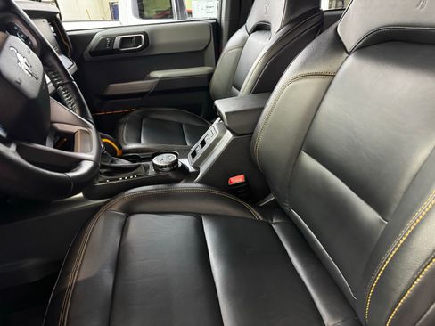 Used 2023 Ford Bronco Badlands AWD/4WD image 9
