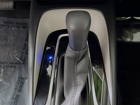 Used 2020 Toyota Corolla LE image 23