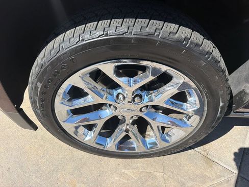 Used 2017 Chevrolet Tahoe Premier AWD/4WD image 12