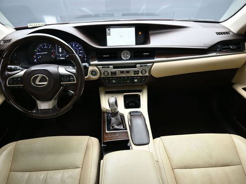 Used 2017 Lexus ES 350 w/ Luxury Package FWD image 20