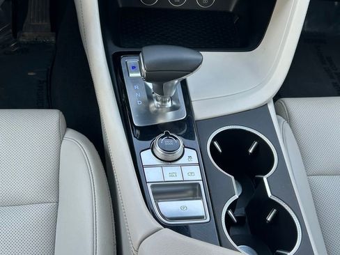 Used 2025 Genesis G70 2.5T RWD image 19