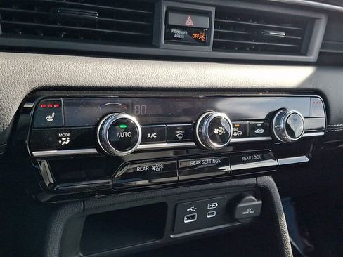 Used 2025 Honda Pilot Touring image 18